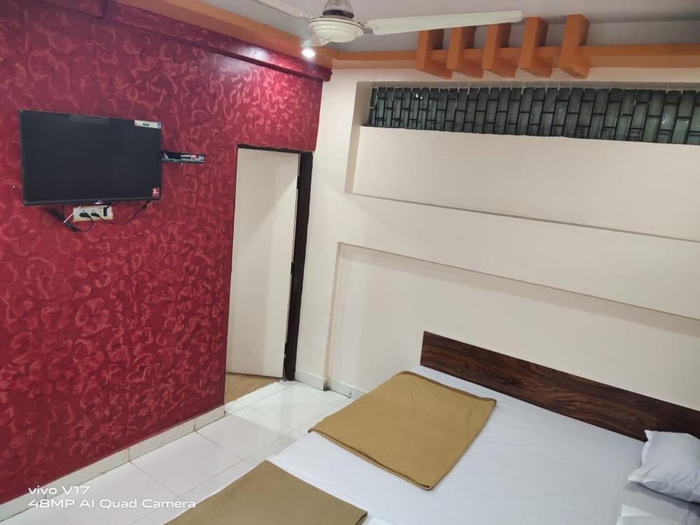 Sai Ganesh Guest House Shirdi Esterno foto