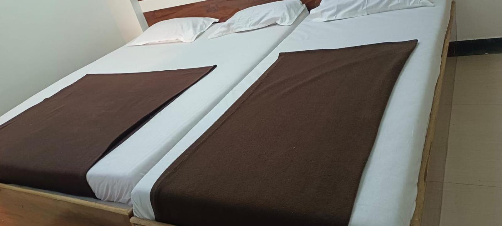Sai Ganesh Guest House Shirdi Esterno foto